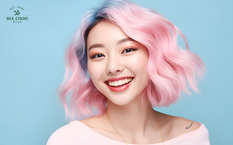 Gentle Cleansing: Exploring the Benefits of Sulfate-Free Shampoos 2 woman in vibrant hair colours