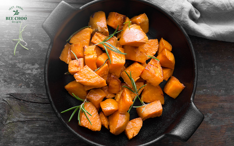 Roasted sweet potato with rosemary for healthy hair.