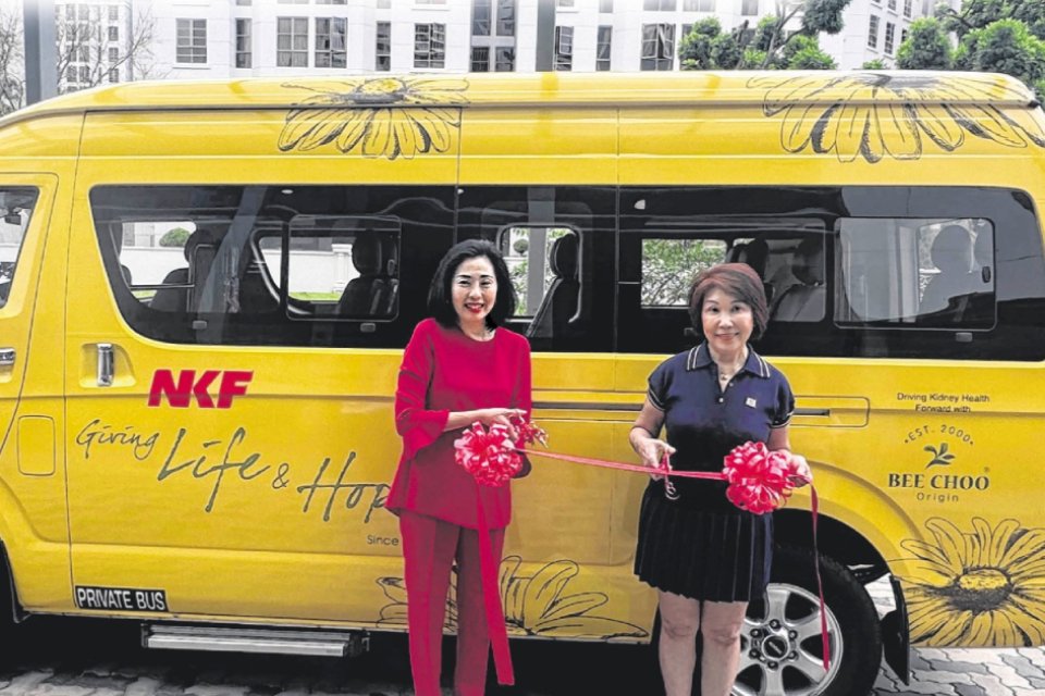 Featured 1 Bee Choo Origin donation of electric van to National Kidney Foundation