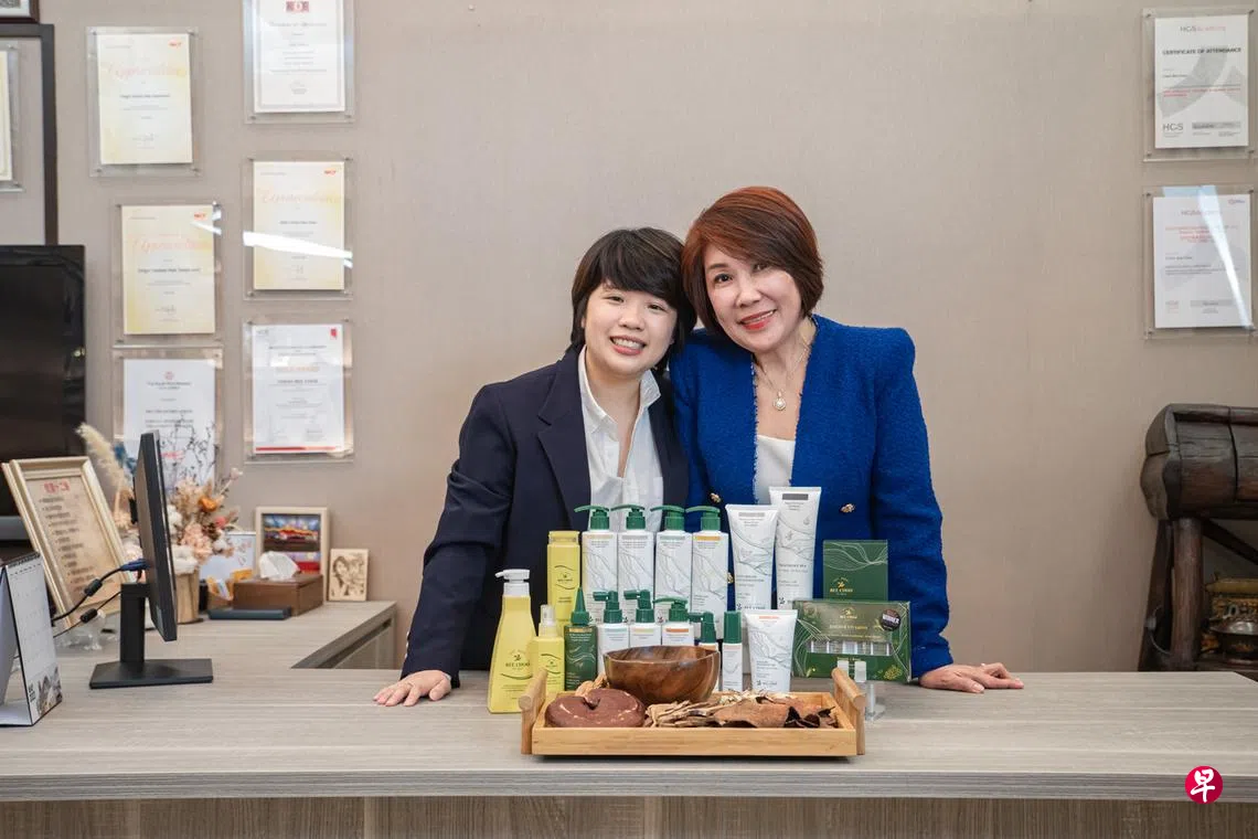 Awards & Featured 6 CEO Lim Xue Ting and Founder Cheah Bee Chew Group Photo